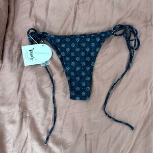 NWT kulani kinis tie bottoms size Large
